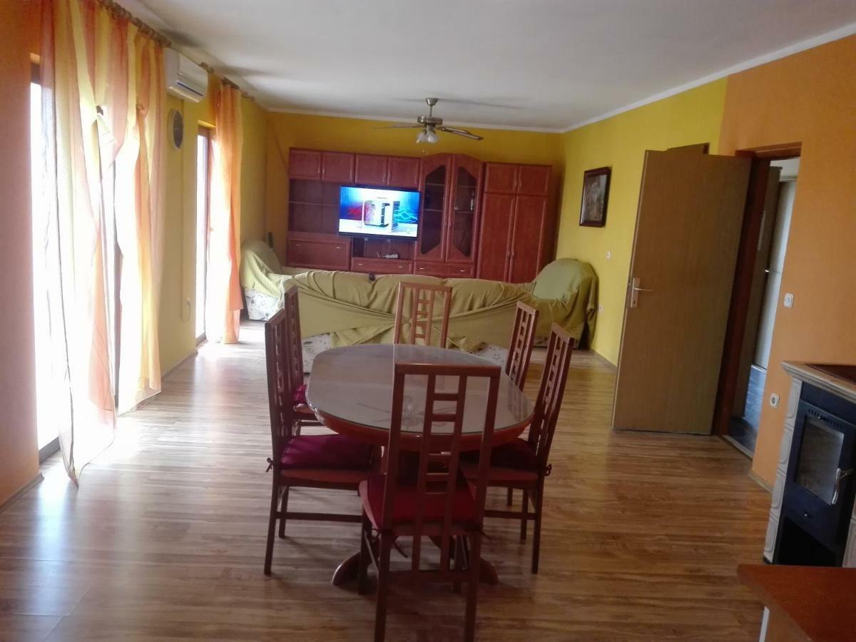 Apartment Luka Трогир Экстерьер фото